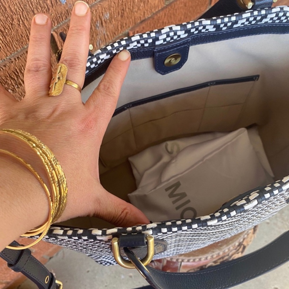 🤍💙gorgeous Micheal kors Brooklyn Large Woven Leather Satchel white and navy 🤍💙 - Picture 11 of 11